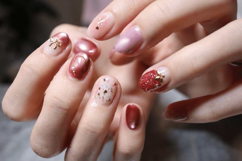 赤マグ×いちごチークネイル