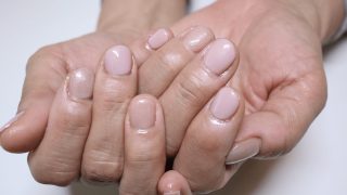 【人生初のジェルネイル】定年を迎えた母に贈る、はじめてのネイル時間